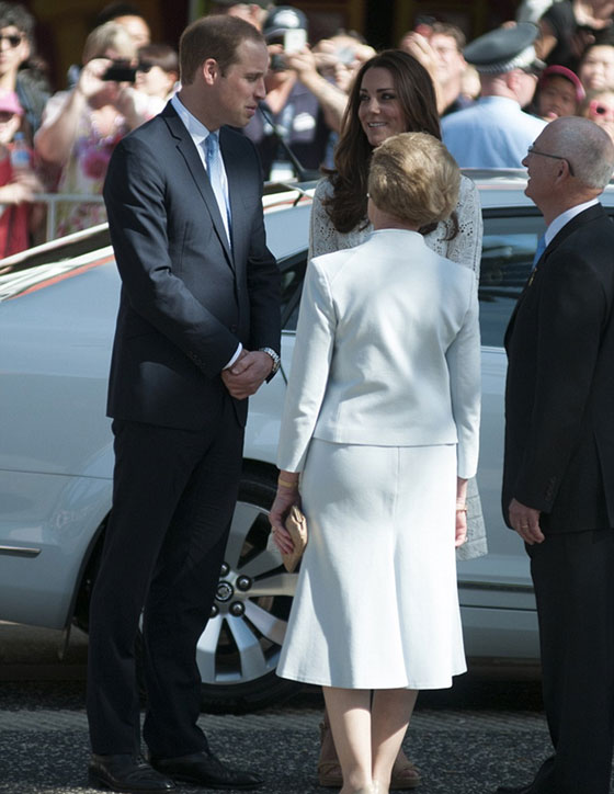 كيت ميدلتون تضحك على 