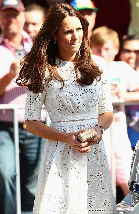 كيت ميدلتون تضحك على 