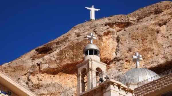 راهبة تقدم شهادة حية على صلب مسيحيين في سوريا صورة رقم 1