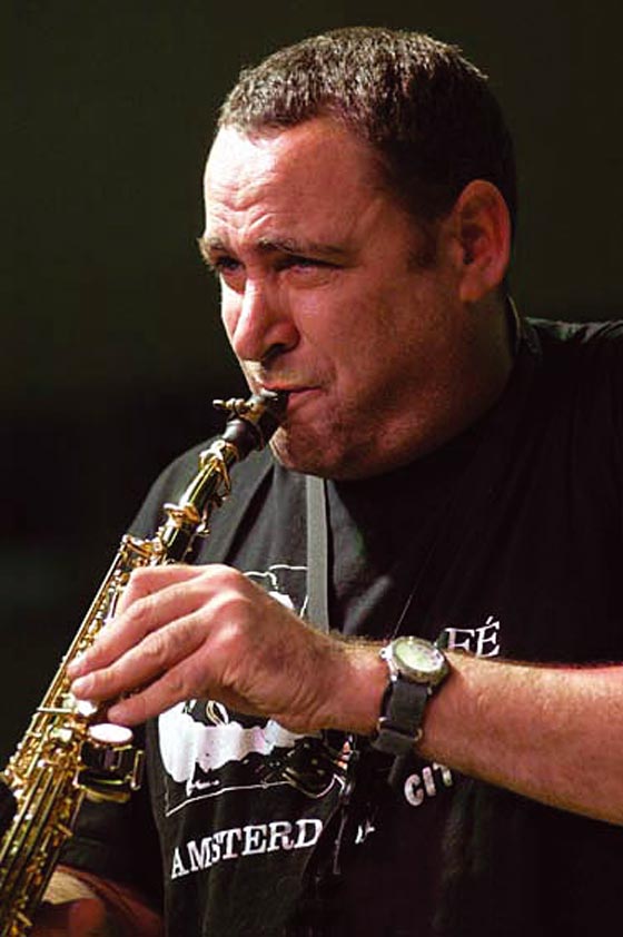 مغني يهودي: اسرائيل تمارس التطهير العرقي ولا تختلف عن النازية صورة رقم 1