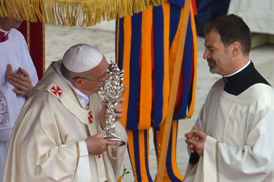 تعرف على تفاصيل عملية التطويب المتبعة في الفاتيكان صورة رقم 14