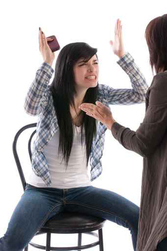 آباء وأمهات يطلبون من المحاكم السعودية حمايتهم من عنف ابنائهم صورة رقم 4