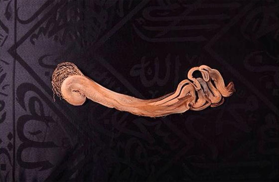 خليجي يدفع 5 ملايين ريال في سعف نخل جسَّدت لفظ الجلالة صورة رقم 3