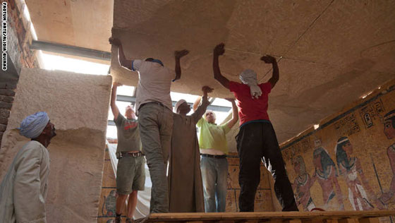 نسخ مطابق للأصل لقبر توت عنخ آمون لمنعه من التلف صورة رقم 5