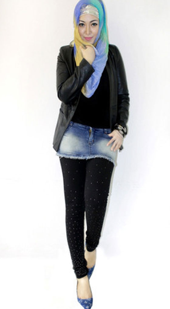 صور: حجابها من فوق (عمرو خالد).. ومن تحت (عمرو دياب) ؟! صورة رقم 3