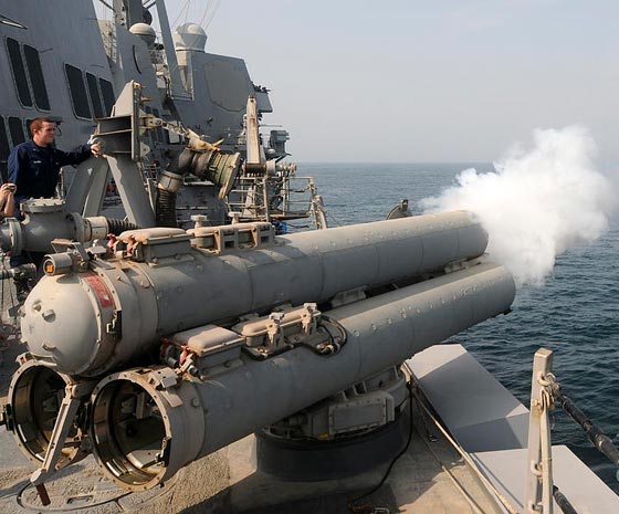 طهران: اقوى طوربيد في العالم.. يغرق نموذجا لحاملة طائرات امريكية صورة رقم 4