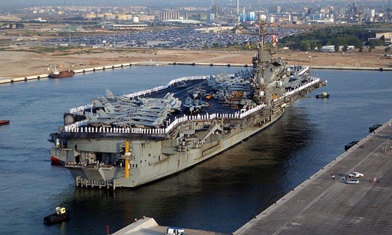 طهران: اقوى طوربيد في العالم.. يغرق نموذجا لحاملة طائرات امريكية صورة رقم 1