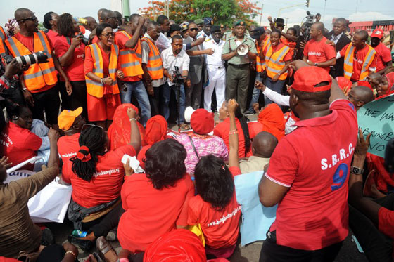 بوكو حرام تهدد باختطاف طلاب لتزويجهم من 200 مخطوفة صورة رقم 14