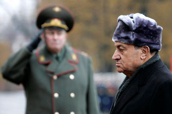 انصار مبارك يفاجئون الجمهور بست معلومات عن ثروته صورة رقم 2