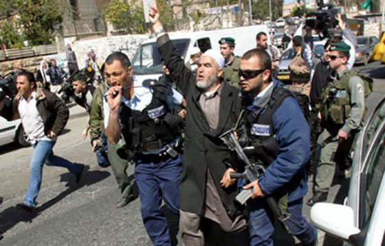 الشيخ رائد ممنوع من دخول الضفة الغربية مدة 4 شهور صورة رقم 1