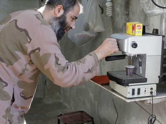 بالصور.. حياة الجيش الحر في سوريا تجمع كل التناقضات! صورة رقم 5