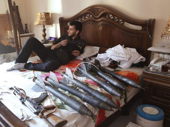 بالصور.. حياة الجيش الحر في سوريا تجمع كل التناقضات! صورة رقم 3