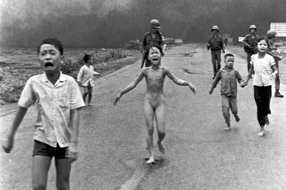 شاهد الصورة التاريخية التي هزت العالم وانهت الحرب على فييتنام صورة رقم 1