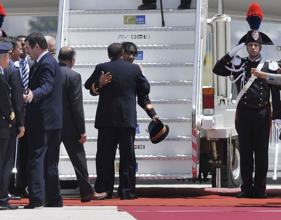 برلسكوني يكشف عن جانب غير معروف في شخصية القذافي صورة رقم 10