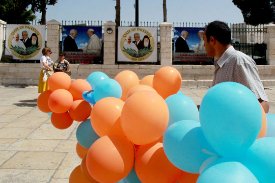 الحبر الاعظم يحظى بتقدير عالمي واسع بين اليهود والمسلمين صورة رقم 3