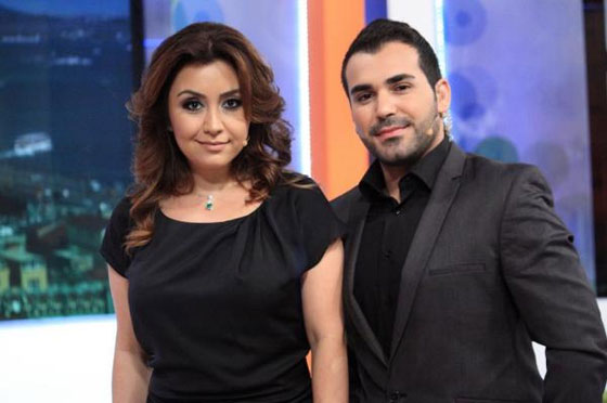 الاعلام اللبناني ينتقد مذيع نشر صوره ساقيه العاريتين والجمهور يدافع عنه صورة رقم 2