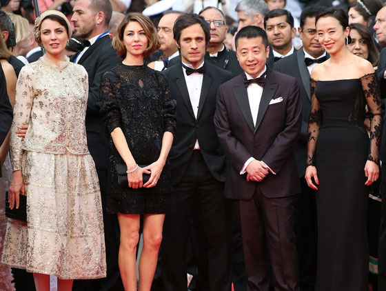 نساء حزب الله ايران يطالبن بجلد ممثلة ايرانية شهيرة بسبب قبلة صورة رقم 9