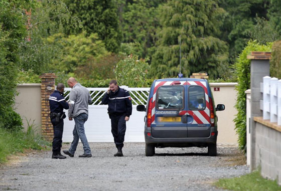 فرنسا: رجل يخصي رئيس بلدية ويقتله ثم ينتحر بسبب خيانة زوجية صورة رقم 2