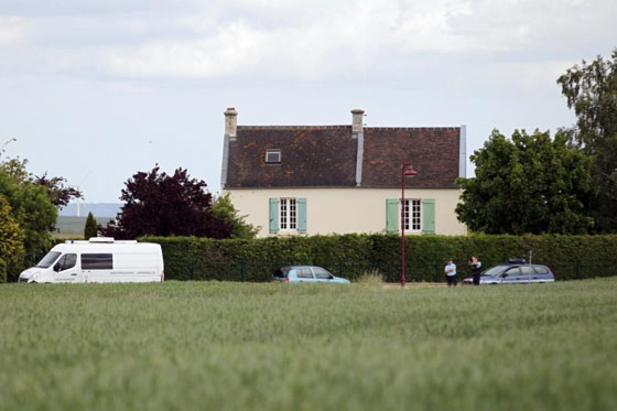 فرنسا: رجل يخصي رئيس بلدية ويقتله ثم ينتحر بسبب خيانة زوجية صورة رقم 1