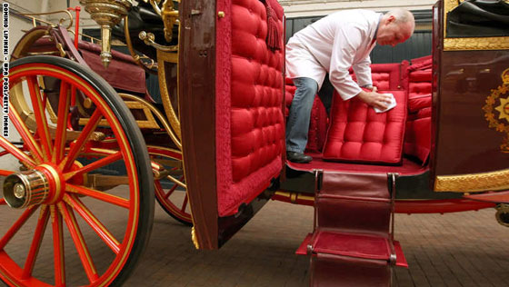 ما سر عربات الخيول في حفلات الزفاف الملكية والى ماذا ترمز؟ صورة رقم 4