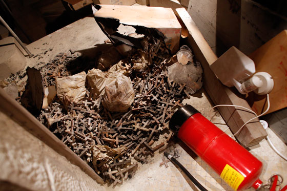 بالصور.. حريق بمغارة المهد بسبب شمعة والنجمة والايقونة بخير صورة رقم 5