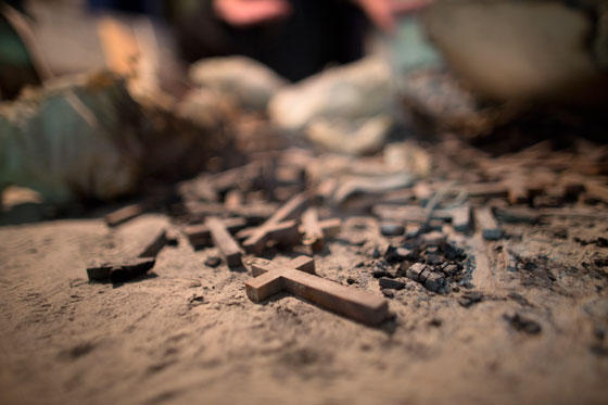 بالصور.. حريق بمغارة المهد بسبب شمعة والنجمة والايقونة بخير صورة رقم 10