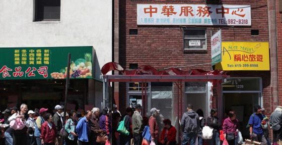 حكاية المطعم الذي اشتهر وكسب الزبائن بسبب (أسوأ نادل) صورة رقم 5