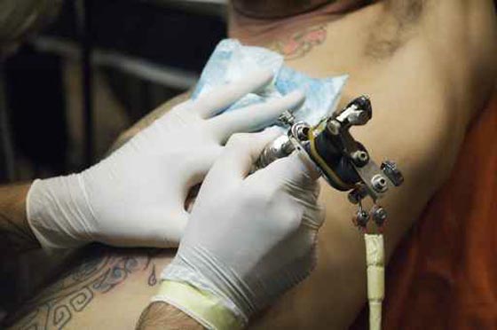 عالم الوشم ومخاطره: بدأ للتعبير عن الجمال ثم كتعويذة ثم للزينة صورة رقم 4