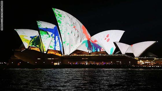 دار الاوبرا في سيدني تكتسي بـ 59 عملا ابداعيا تبهر العيون صورة رقم 1