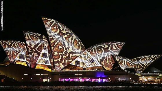دار الاوبرا في سيدني تكتسي بـ 59 عملا ابداعيا تبهر العيون صورة رقم 12