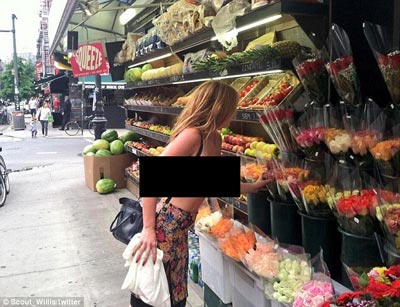 ابنة النجم بروس ويليس تتسوق منزوعة الصدر احتجاجا على انستغرام صورة رقم 1