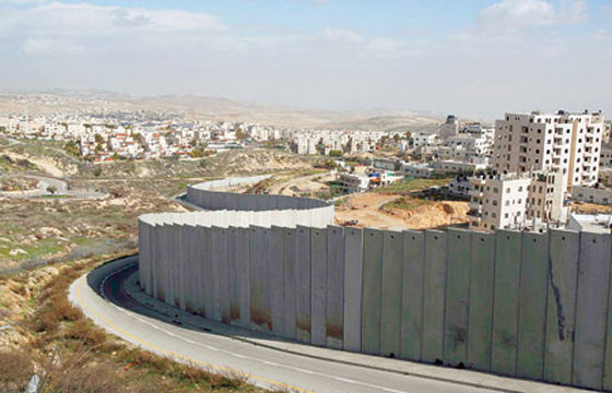خطة اسرائيلية تعيد للفلسطينيين كرامتهم وتفتح المعابر وتهدم الجدار العازل صورة رقم 1