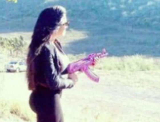 بالصور.. كاردشيان المكسيكية تغزو الميديا بصور فاضحة واشاعات مثيرة صورة رقم 5