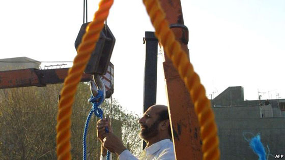 اردني يقتل ابنه طعنا بعد ان شاركه قتل ابنته بالسم صورة رقم 2