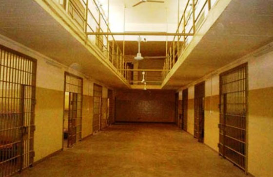 قاتل يهرب من السجن لاستنشاق هواء نقي ويعود اليه بعد ايام! صورة رقم 1