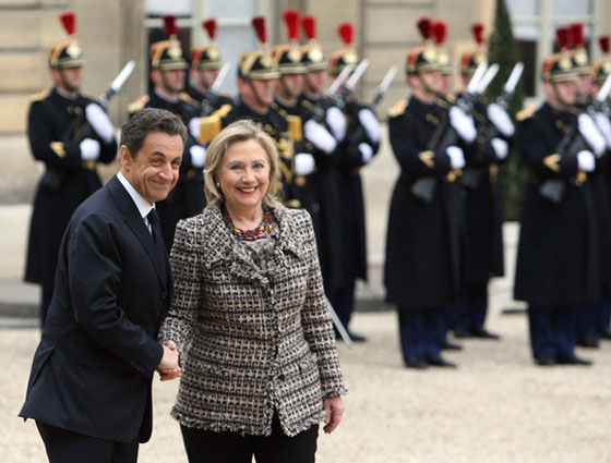 هيلاري كلينتون: ساكوزي ثرثار ويصف الرؤساء بالمجانين والمعاقين صورة رقم 10