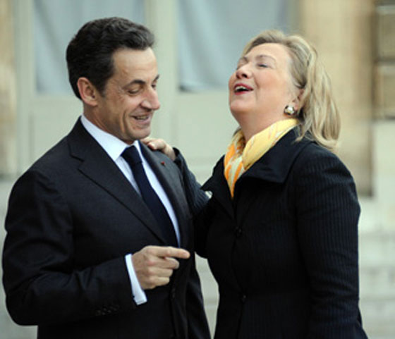 هيلاري كلينتون: ساكوزي ثرثار ويصف الرؤساء بالمجانين والمعاقين صورة رقم 9