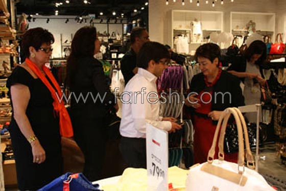 احتفال مميز بافتتاح (كاسترو) الجديد في مركز الناصرة صورة رقم 23