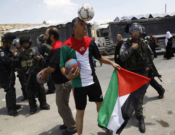 مباراة كرة قدم تضامنية مع الاسرى تستفز الجيش الاسرائيلي صورة رقم 1