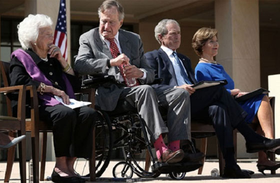 بوش الأب تسعيني يقفز في المظلة والابن جيب عينه على البيت الابيض صورة رقم 4