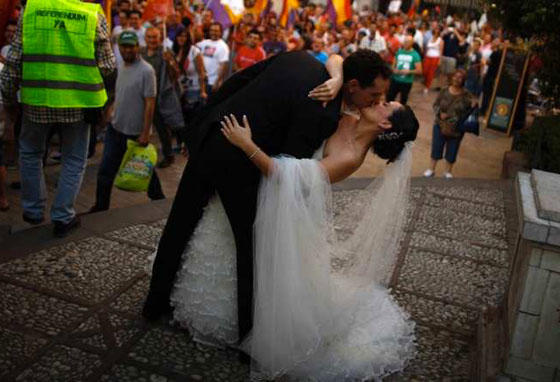 اغنوا اعينكم بافضل صور الاسبوع الفائت.. بوش في التسعين وملكة جمال صورة رقم 6