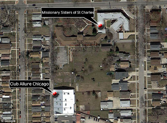 ناد للخلع الملابس في شيكاغو يخرج راهبات عن طورهن صورة رقم 1