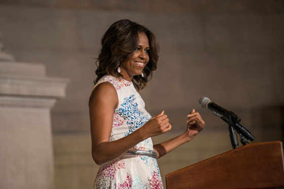 حماقة اوباما.. تغضب زوجته ميشيل وتخرجها عن طورها  صورة رقم 6