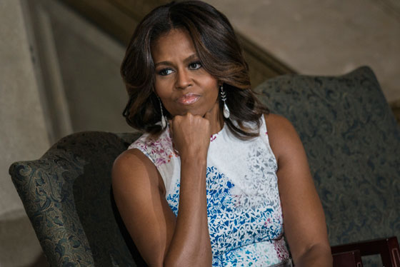 حماقة اوباما.. تغضب زوجته ميشيل وتخرجها عن طورها  صورة رقم 9