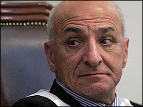 هل اعدم الثوار العراقيون قاضي صدام حسين؟ صورة رقم 1