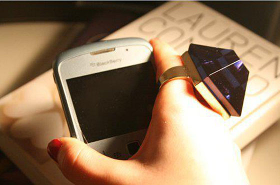 تحذير للفتيات: عامل يبتز سعودية رفع صور من جوالها عند صيانته صورة رقم 1