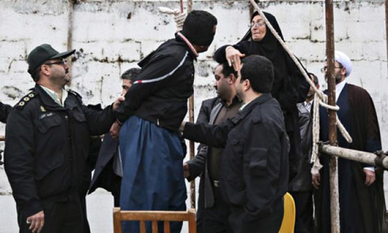 شبح الاعدام يقترب من عنق طفلة ايرانية قتلت زوجها.. صورة رقم 1