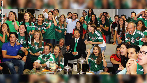 بالصور.. أكثر رؤساء العالم وسامة يتابع مباراة منتخبه المكسيك صورة رقم 1