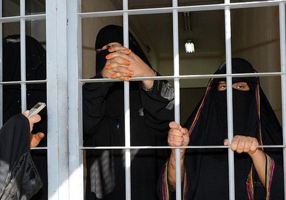 محتالة سحبت من أسرة سعودية تعاني من السحر ربع مليون ريال صورة رقم 1