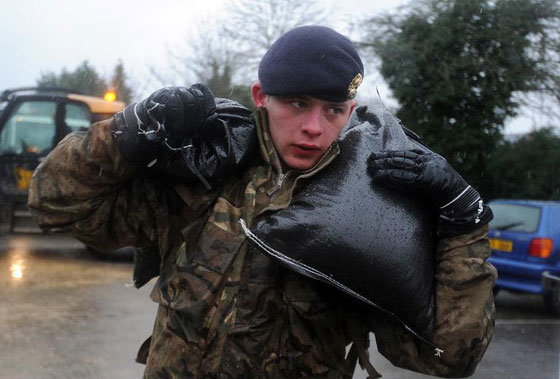 32 الف جندي بريطاني فشلوا باختبار اللياقة بسبب السمنة!! صورة رقم 2